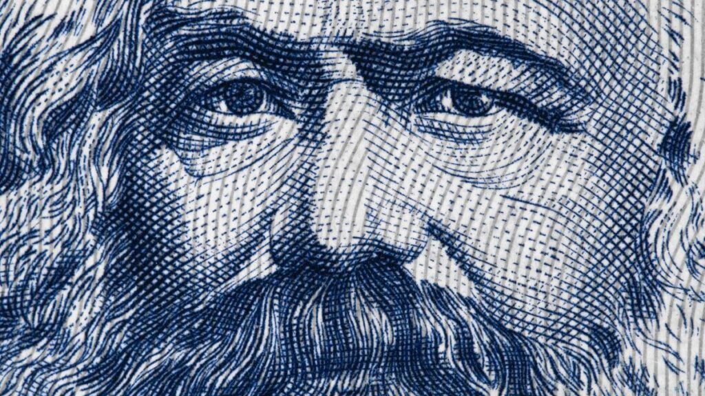 کارل مارکس، نظریه پرداز اصلی کمونیست و نویسنده کتاب مانیفست کمونیست